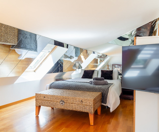 Artistic Duplex with Terrace | 10 min City Center