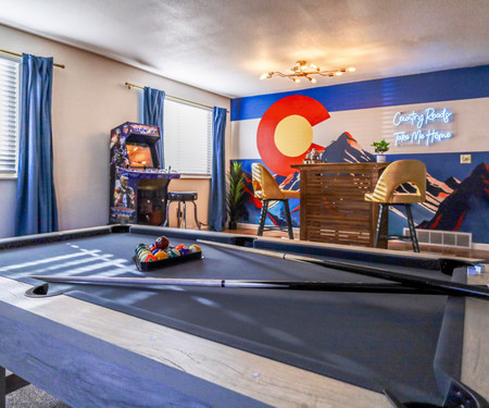 MiniGolf, FirePit & Arcade spacious home