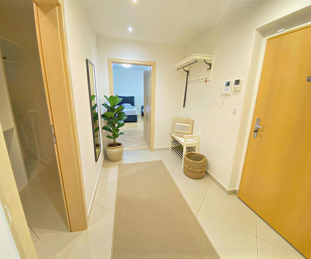 Modern Renovated Apartment with Balcony