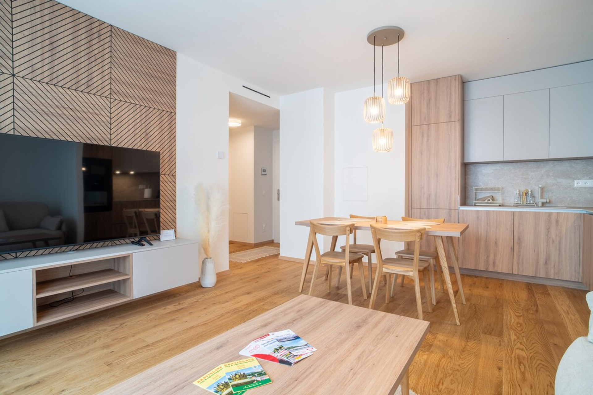 Dining area image 2