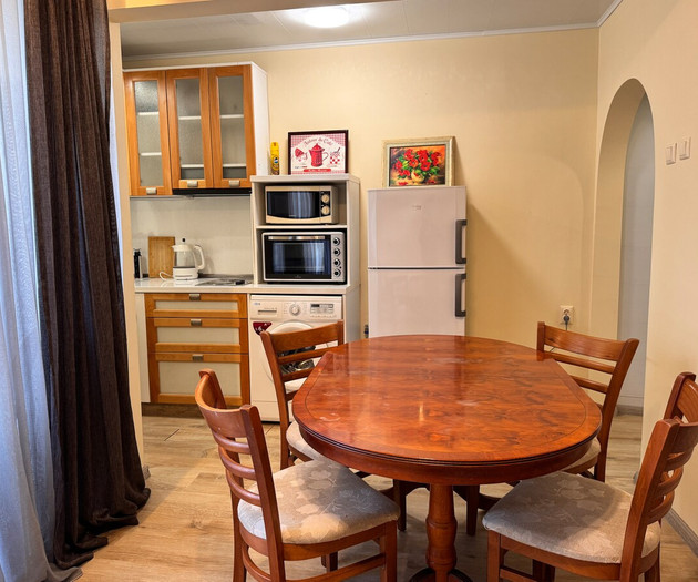 Cozy Central Apartment – Steps from Everything!