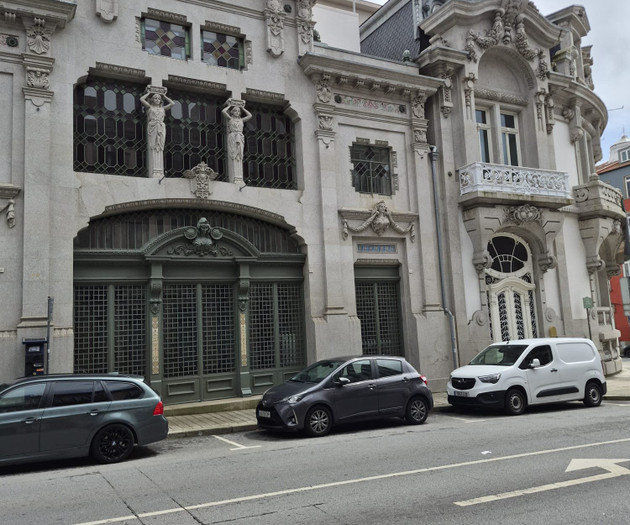 Elegant Retreat in Bijou Palace – Porto