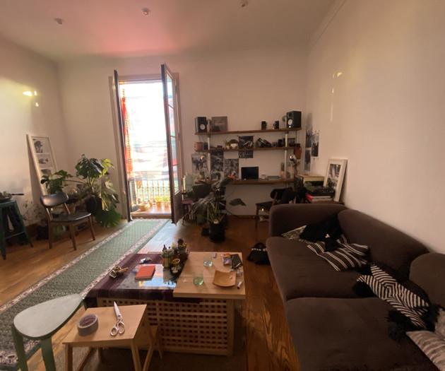 Bright Room with Private Bathroom in El Born
