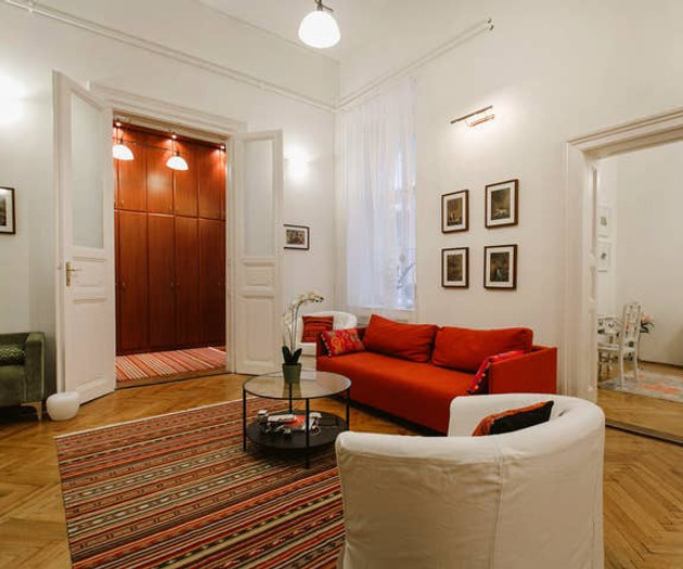 Palace apartment on Andrassy Avenue
