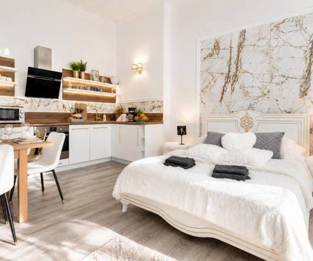 Emperor Marble Suite | Spacious 3BR Prague