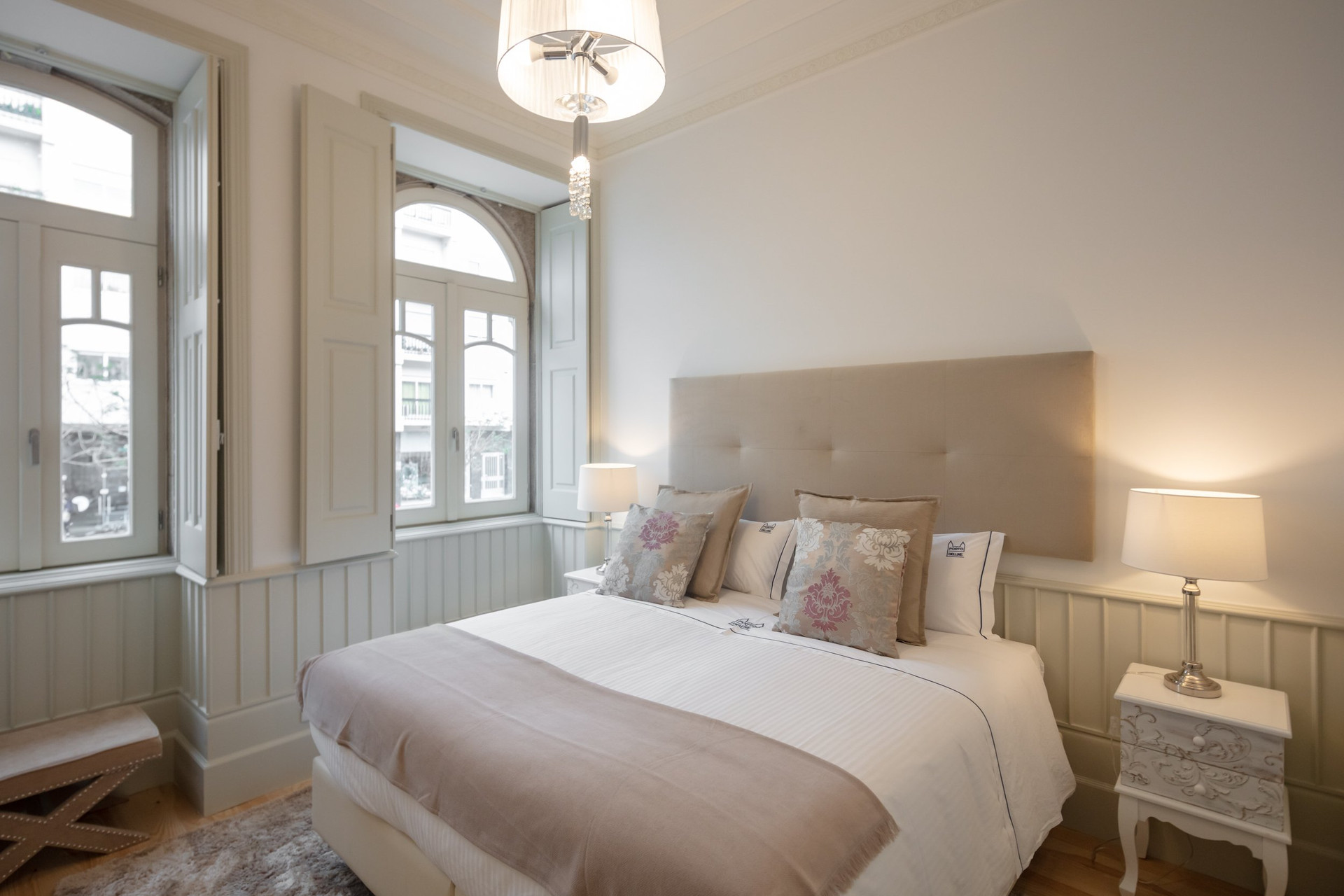 Bedroom with elegant bed setup