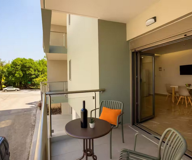 Modern Flat with Private Parking & Huge Terrace