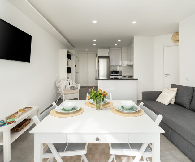 Vista Bonita - Modern apartment with ocean and mou