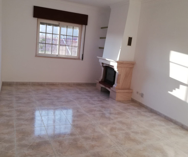 Apartamento T2 mobilado e equipado