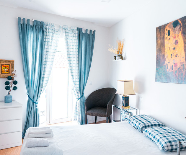 2Br Duplex: city center-Terrace with a River View!