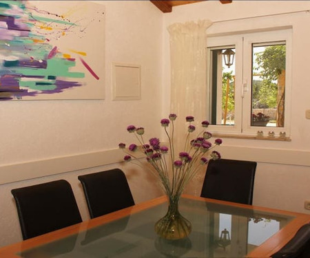 Villa with heated pool,very quiet location