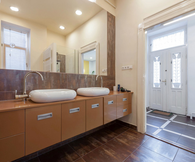 75 nm2 Spacious urban flat , Corvinus, Elte, VET