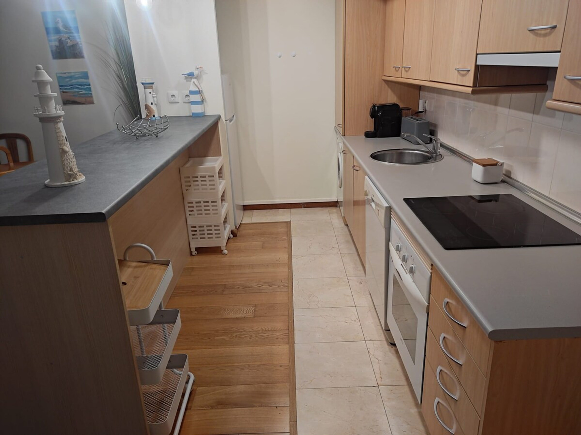 Full kitchen