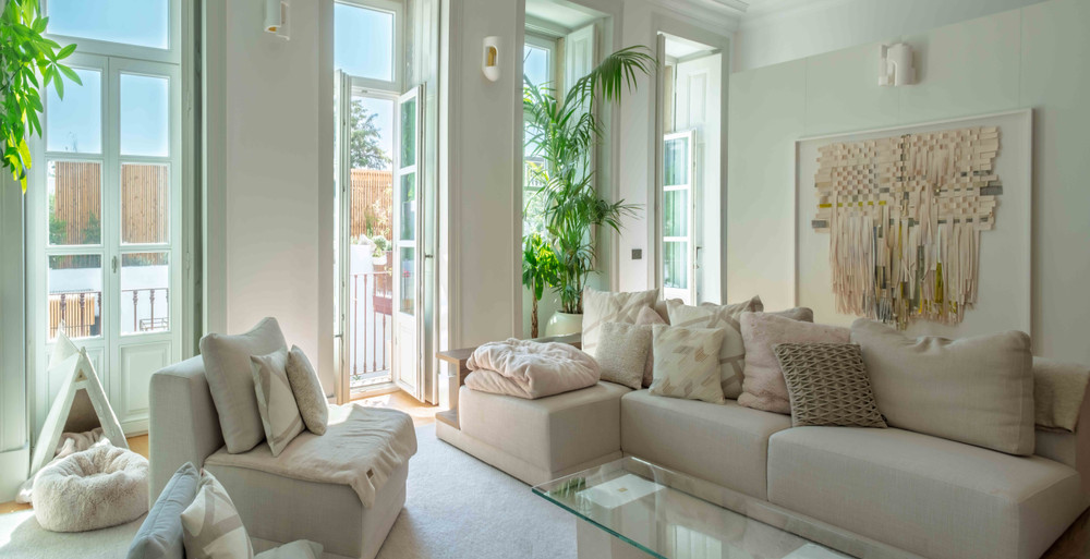 Your Lisbon Oasis: 3-Bed Apartment with Pool & Out preview