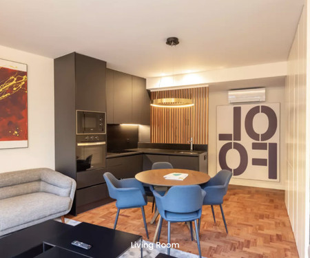 Sophisticated 2-bedroom flat, Ave Novas 2A