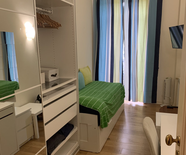 Bright 2-Bed Flat with Balconies to Camões square
