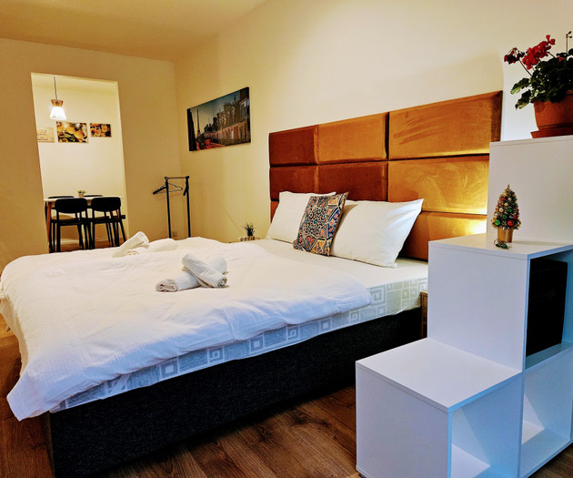 Family 2BR for 1-8 guests | Garden, Parking, Gym
