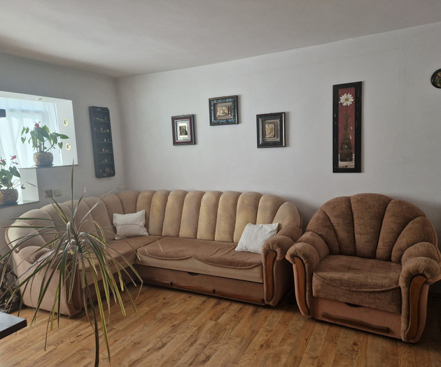 Large Group Accommodation Bucharest, 4 apt,20slips