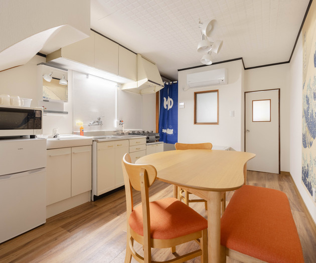 50㎡ 2-Story House / Direct Train to Osaka Station