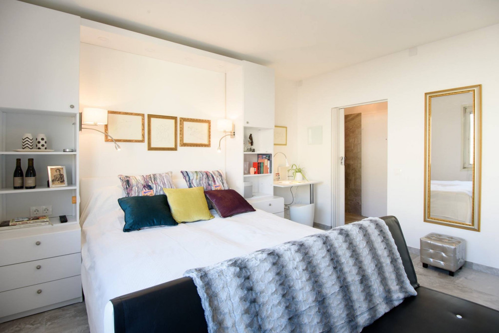 Studio apartment next to schoenbrunn palace, metro preview