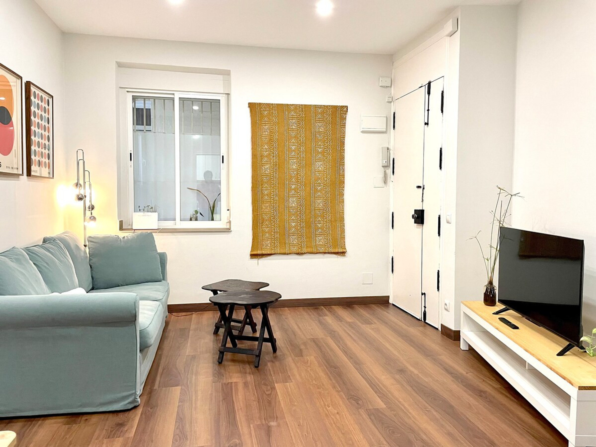 Living room image 3