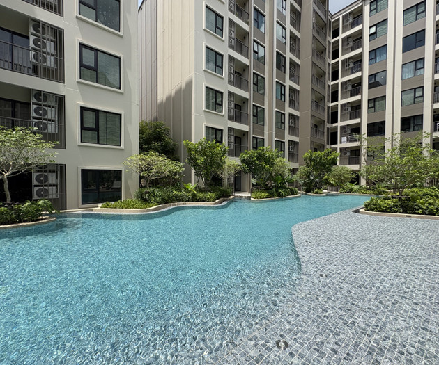 Modern Brand New 2 Bedrooms Condo at quiet corner