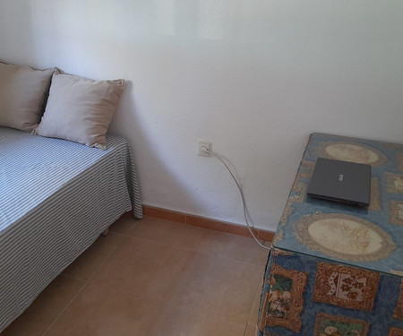 Room to rent near Reina Mercedes University Campus