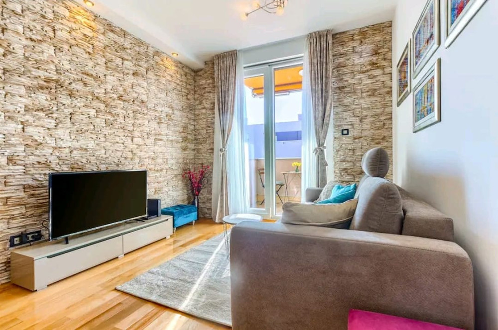 Charming 1 Bedroom Apartment with Balcony in Split preview