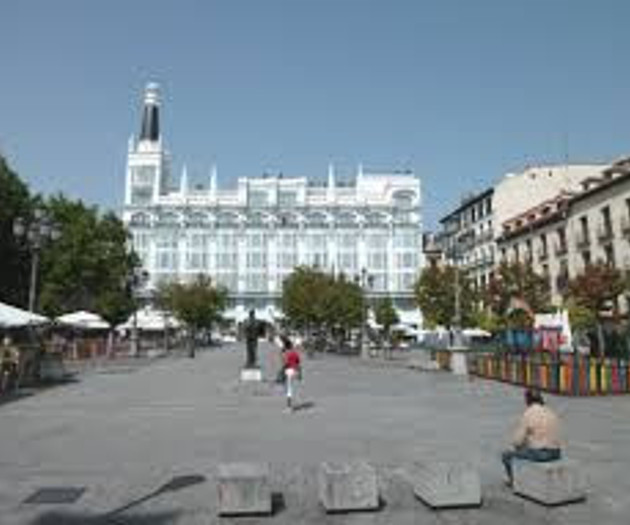 Apartamento en Cortes/ Barrio de las Letras Madrid