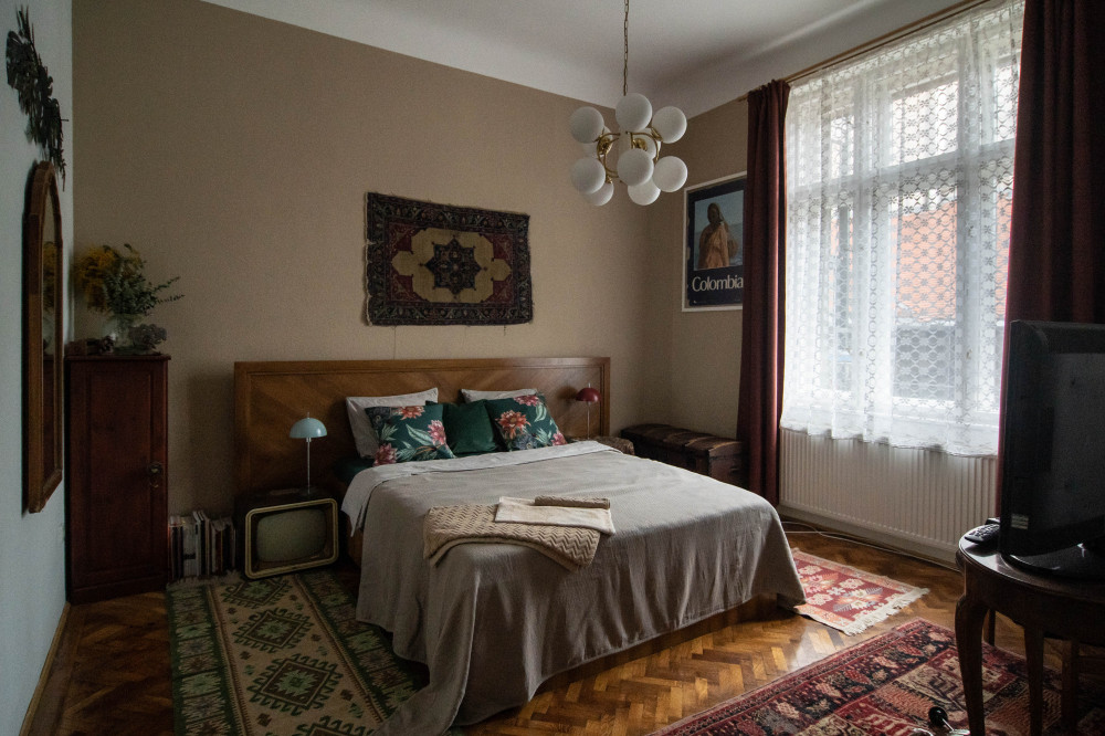 Sunny flat in the center of Budapest preview