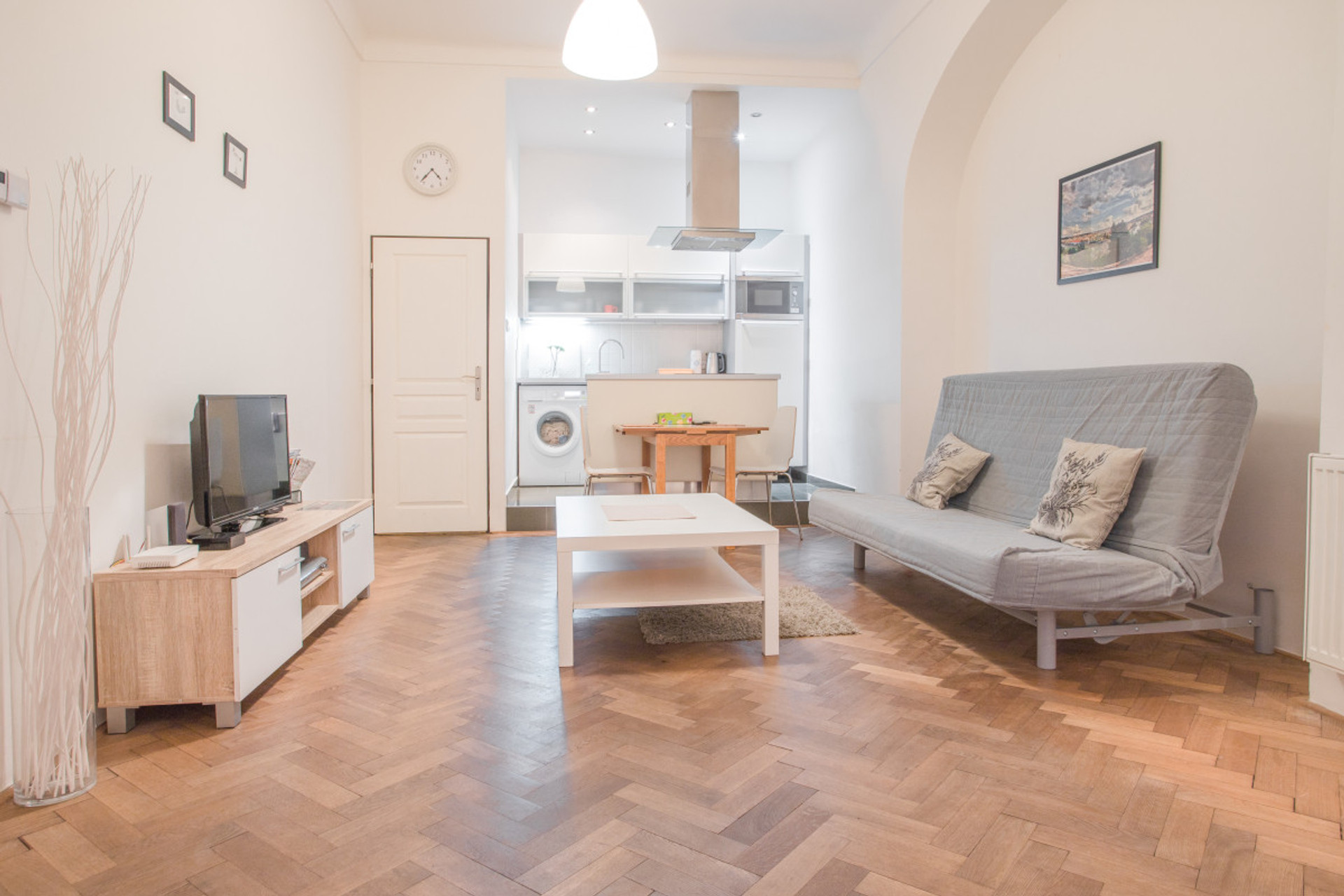 General View/ Living Room & Kitchenette