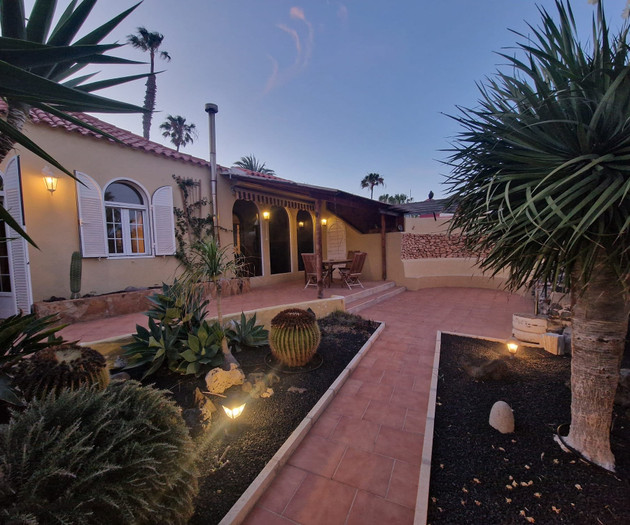 Luxury villa near beachfront in Caleta De Fuste