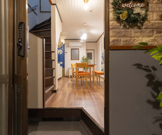 50㎡ 2-Story House / Direct Train to Osaka Station