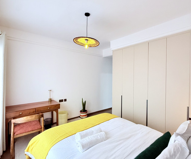 Airy 17th Floor 2BR: City Views, Balcony & Pool