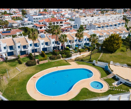 Albufeira 3BR w/ Pool & AC by LovelyStay