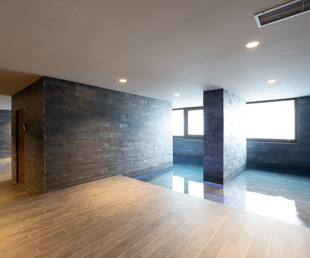 Modern Riverfront + Spa & Gym