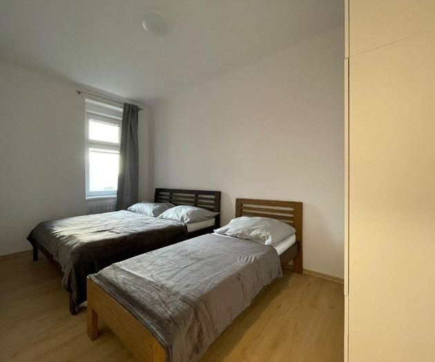 Cozy & Spacious Apartment for 5 Guests in Prague