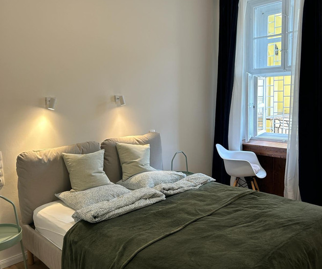 Stylish 1.5-BR Apartment in an Excellent Location