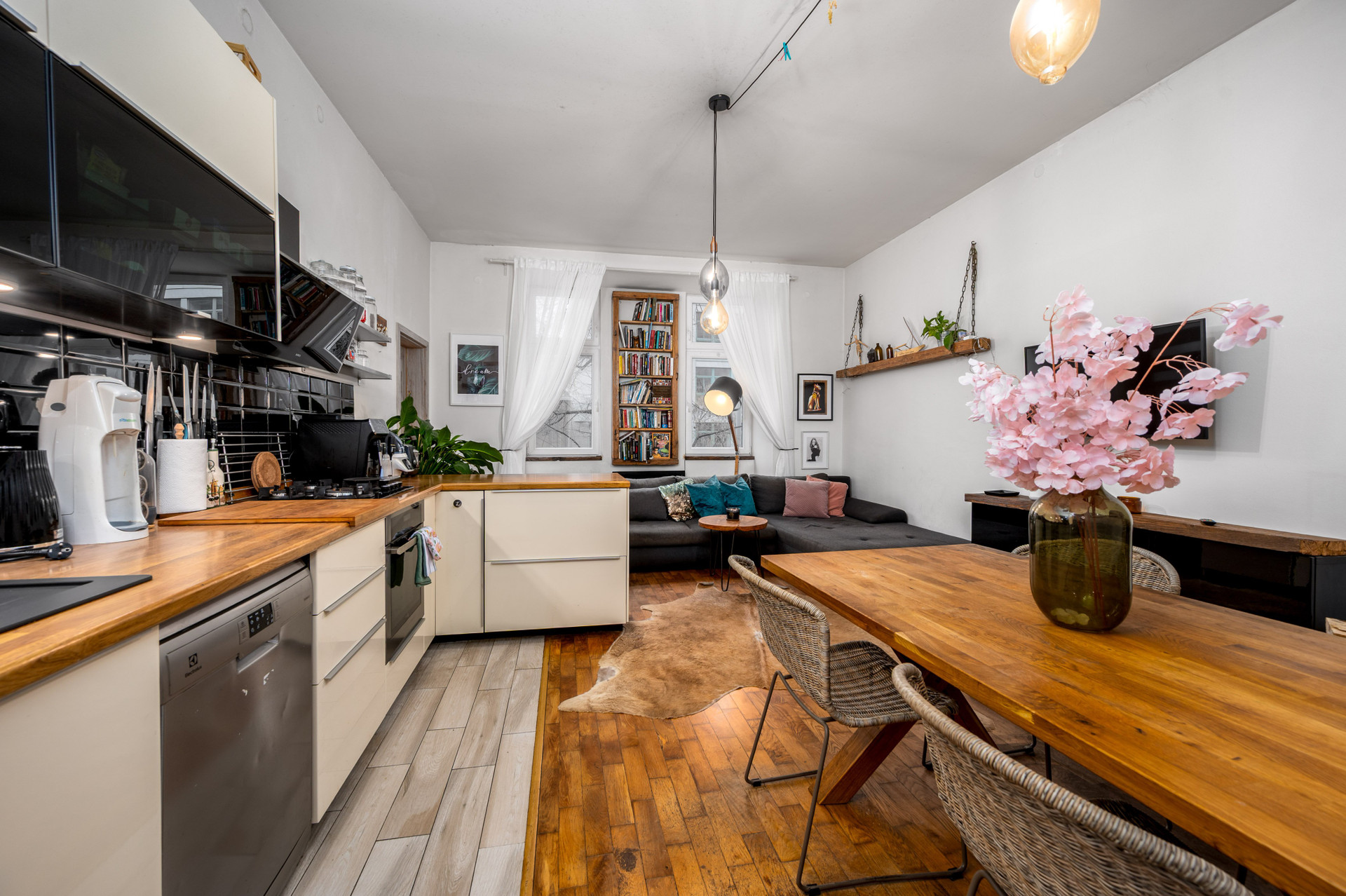 Open kitchen living dining area