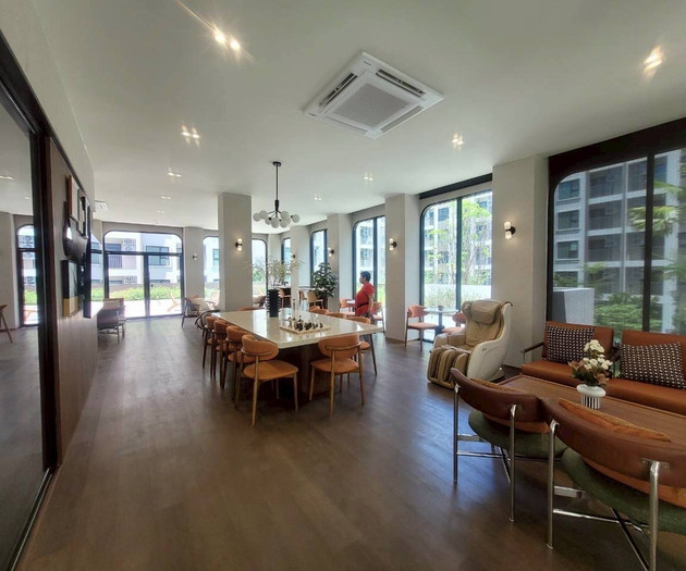 Modern Brand New 2 Bedrooms Condo at quiet corner