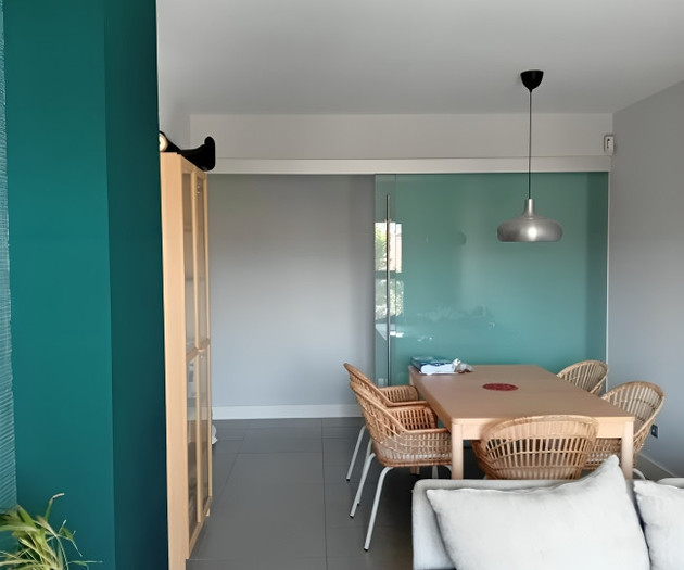 Full apartment conveniently located, 3+ months