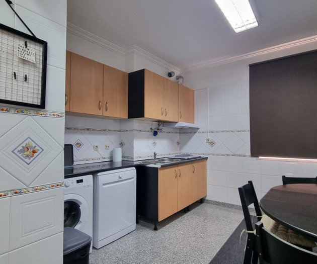 Spacious single bedroom next to Montijo BusStation