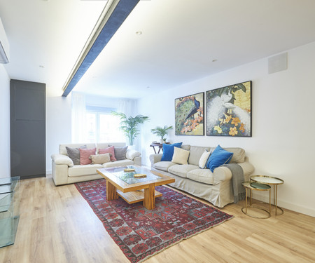 Cascorro square, spacious comfortable apartment
