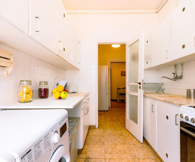 Comfortable single bedroom close to  metro-room 3