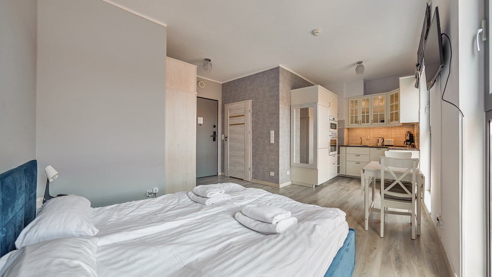 Studio apartment, Chmielna 3A/22 preview