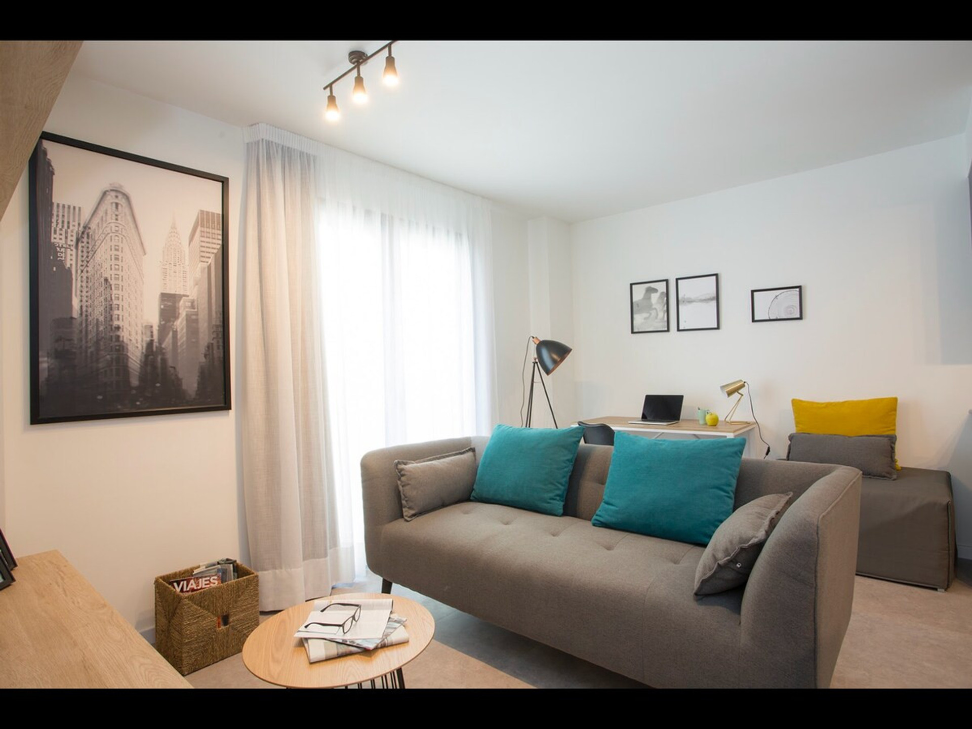 Living room image 1