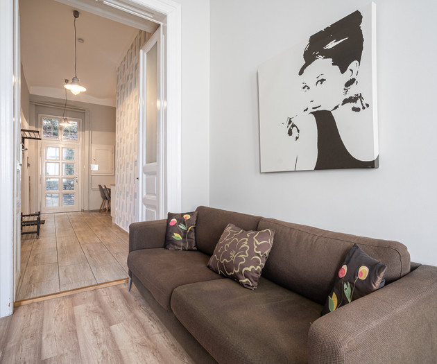 Sofa with view to hallway