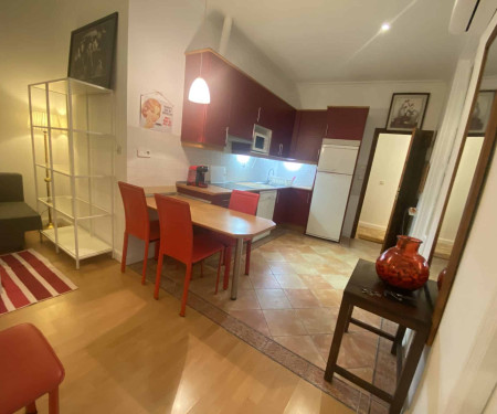 Apartment for Two in the Heart of Madrid, Ópera