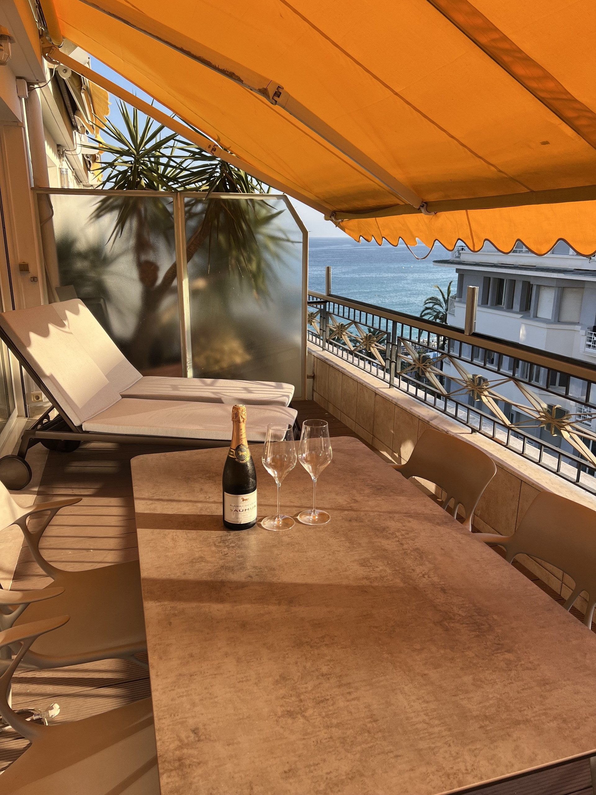 Terrace champagne table sea view