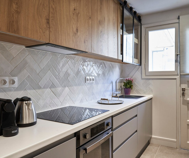 The full equipped kitchen